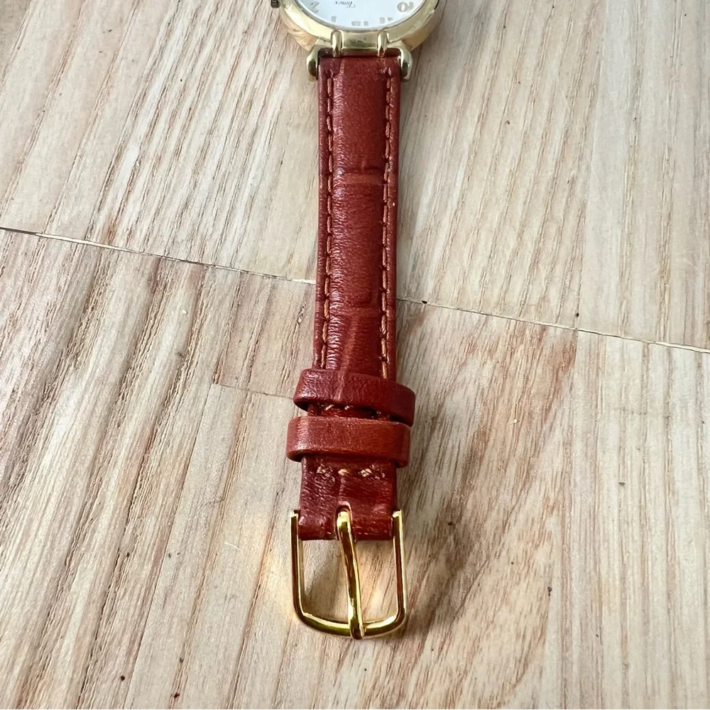 Timex ladies gold tone brown leather dress watch NEW BATTERY